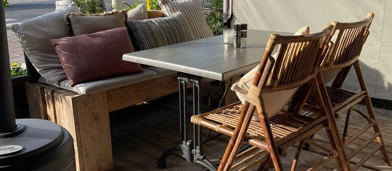1746176070-Terras detail
